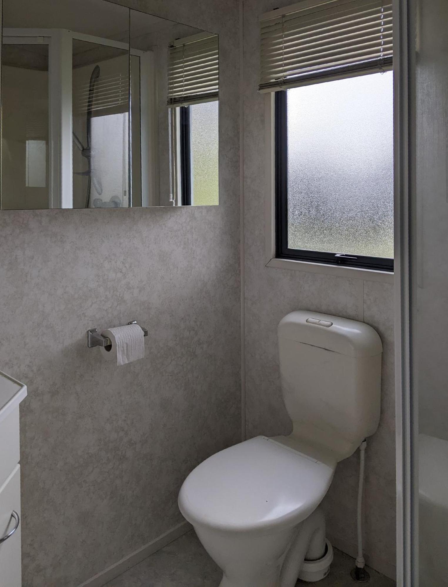 Fitzroy Beach Holiday Park New Plymouth Room photo